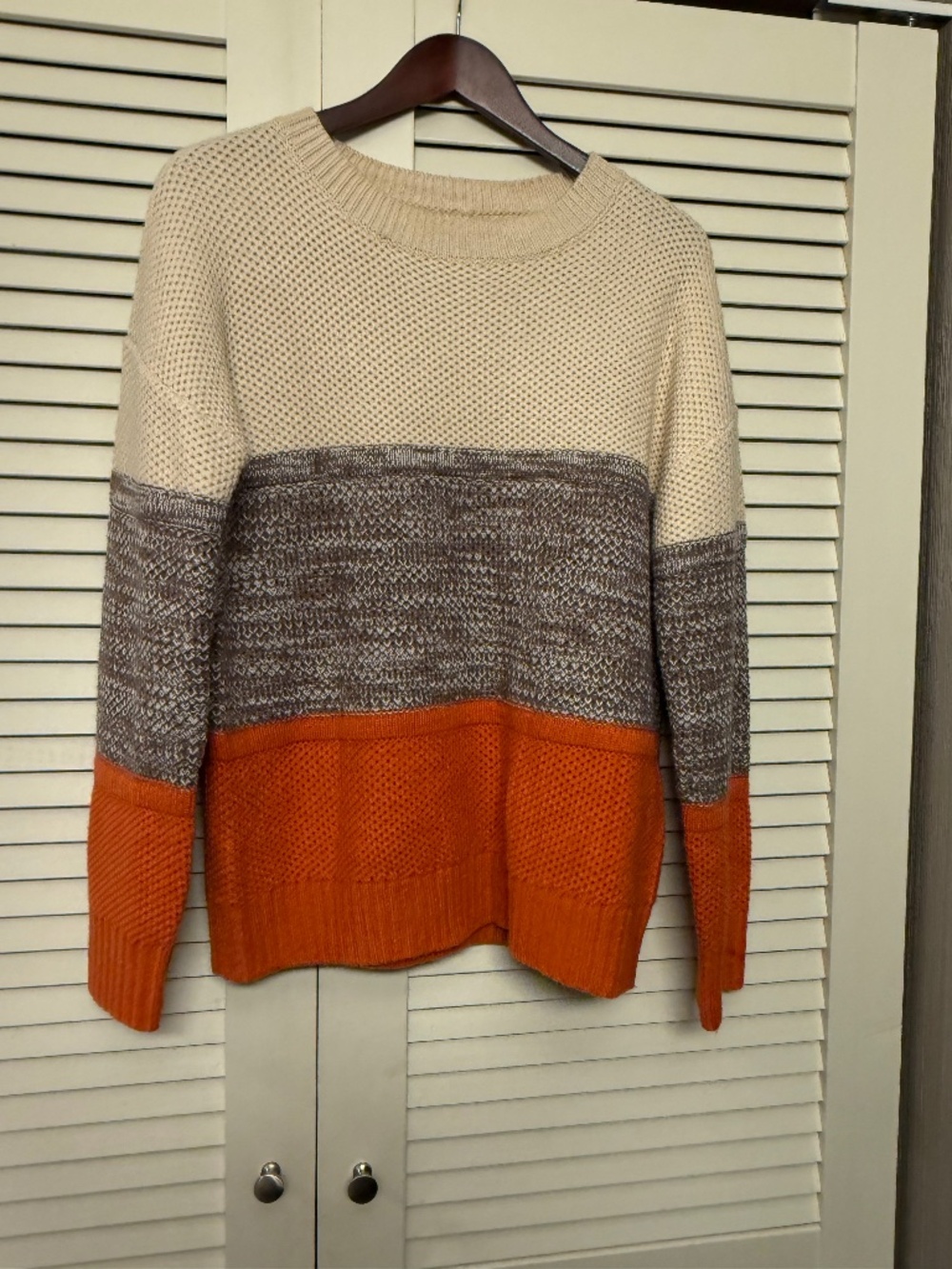 Color-block sweater - Picture 1 of 3